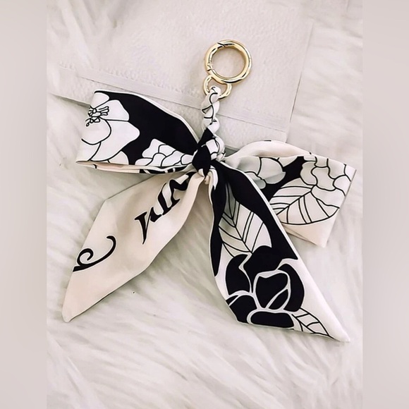 Large Silk Bowknot Keychain/Bagcharm - Picture 1 of 4